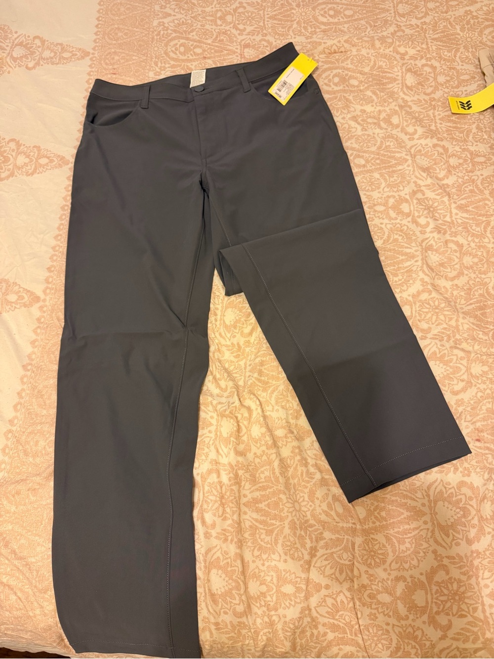 Men's Stretch Flat-Front Pants in dark Gray